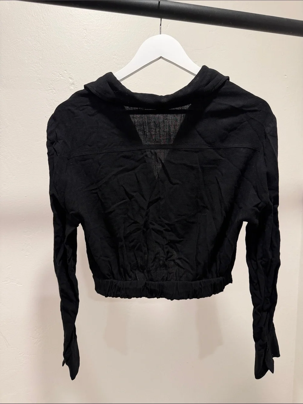 Lush Black Cropped Button-Down Shirt - Picture 3 of 3